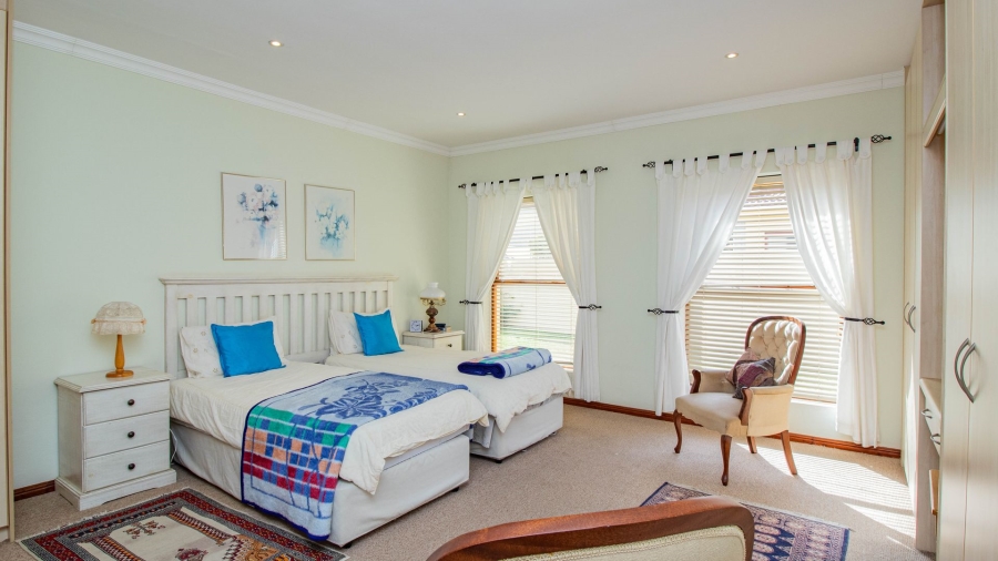 3 Bedroom Property for Sale in Sandbaai Western Cape